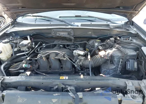 2002 Ford Escape Xlt from USA, damaged, VIN 1FMYU03132KB29493